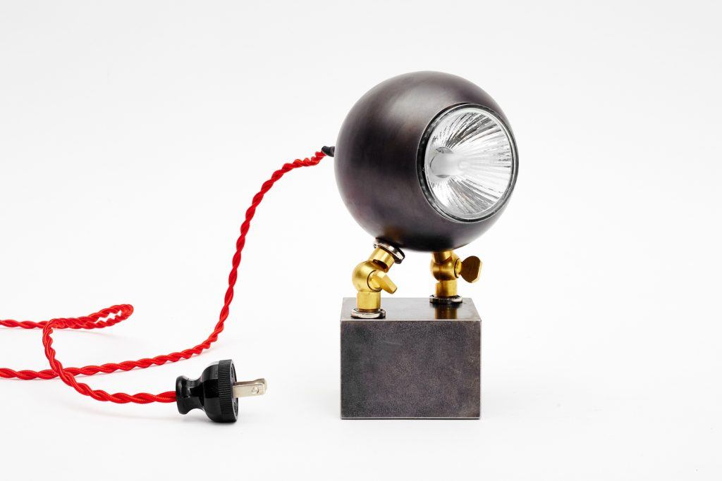 bow light with red electric wire
