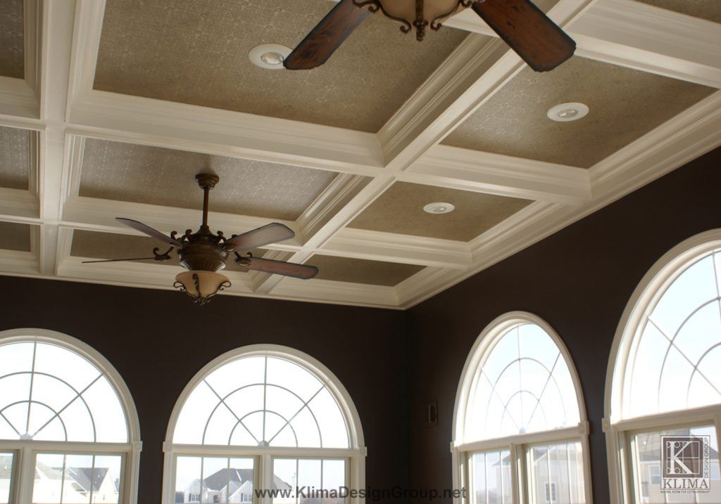 ceiling in the traditional style room 
