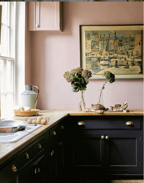 farrow and Ball photo of the kitchen in modern paint colors 